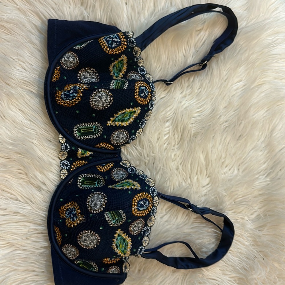 Adore me bra 32 F cute silk like straps royal blue